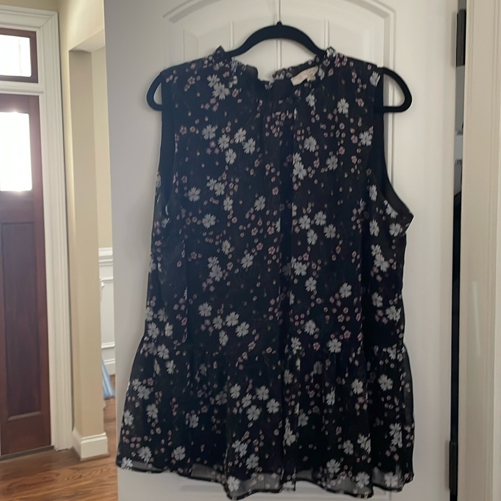 LOFT sleeveless blouse
